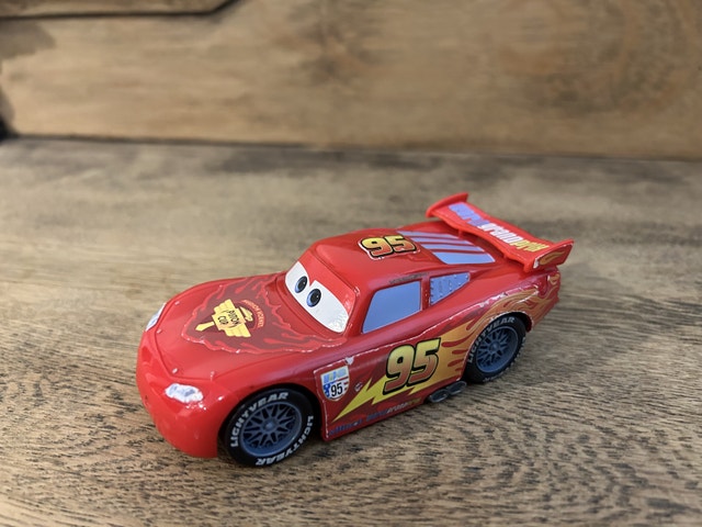 Disney Cars 2 Lightning McQueen Pullback Racer Toy car - photo 2