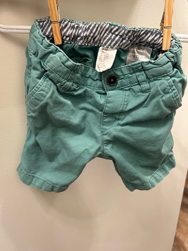 Boys shorts H&M size 9-12 months