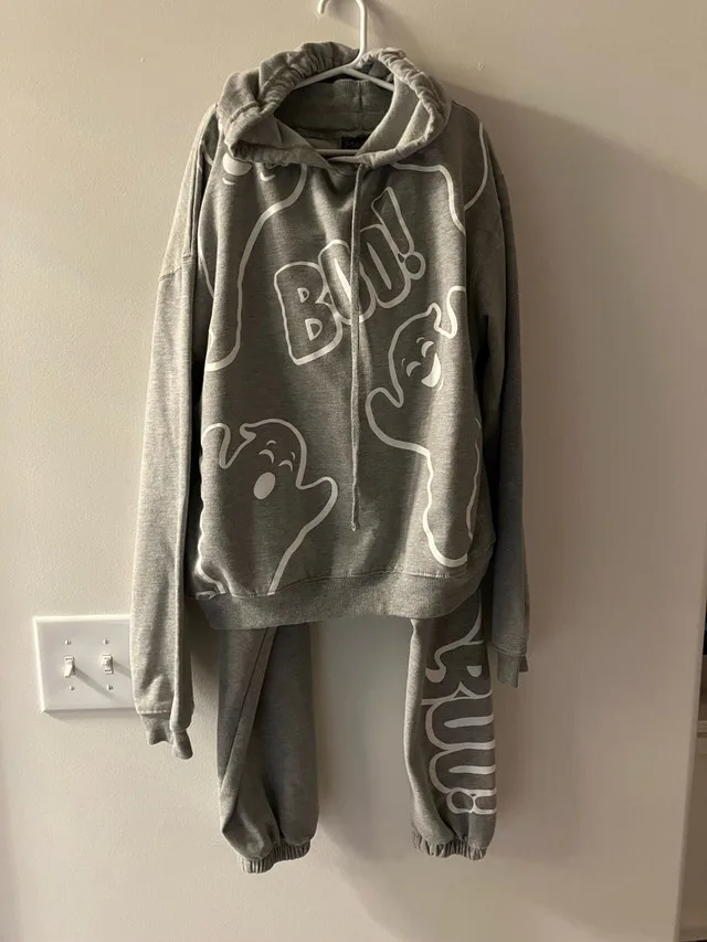Modern Lux Women’s Hooded Sweater Ghostly Boo Halloween Siz
