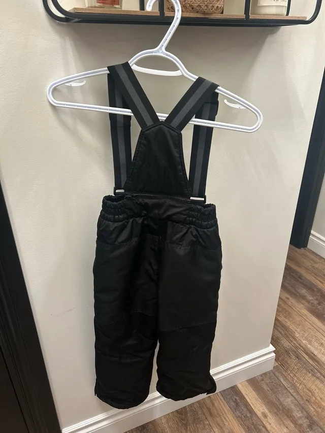 Kids ski pants size xs (4-5)