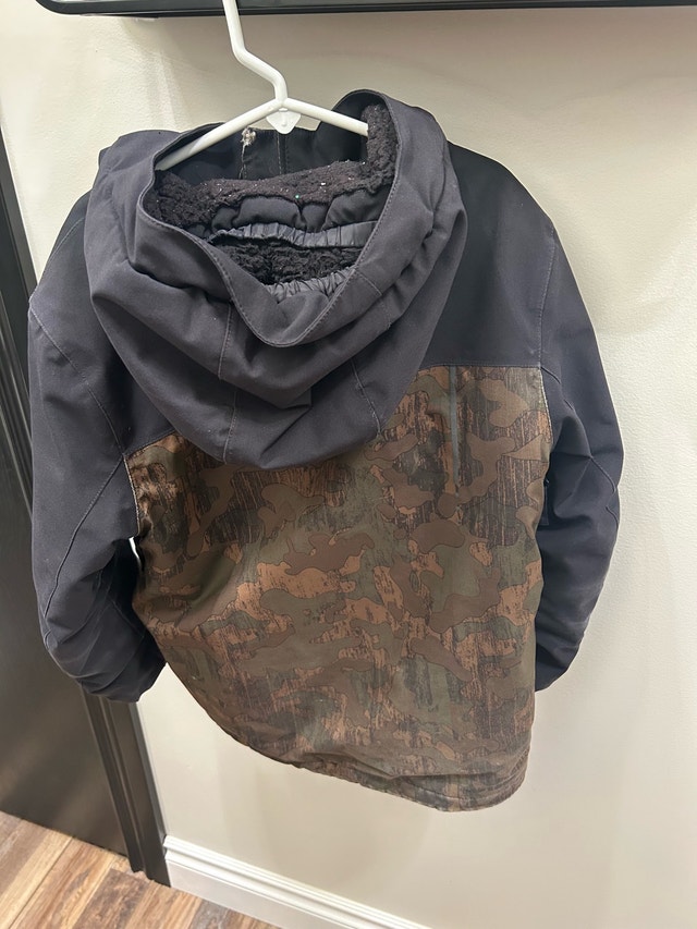 Boys ripzone winter jacket size xs - photo 2