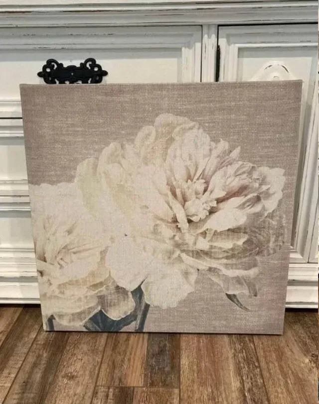 Wall Art Flower Canvas - 24" × 24"