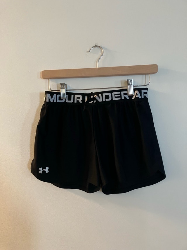 Girls Under Armour Shorts Size Large