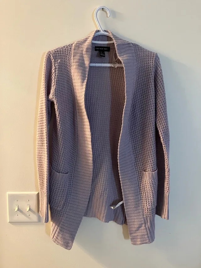 Women’s Street Wear Cardigan Size Small