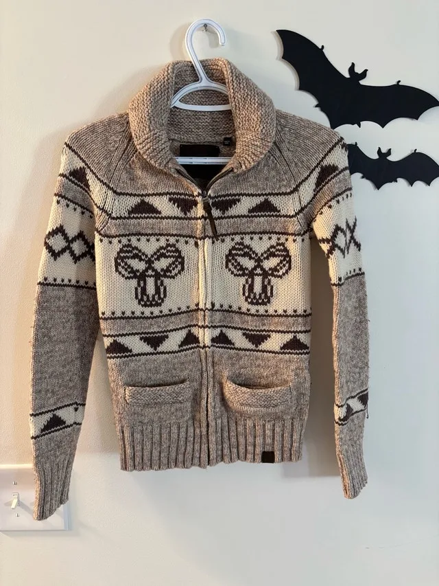 Aritzia TNA Sweater Size Small