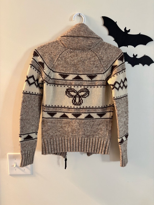 Aritzia TNA Sweater Size Small - photo 3