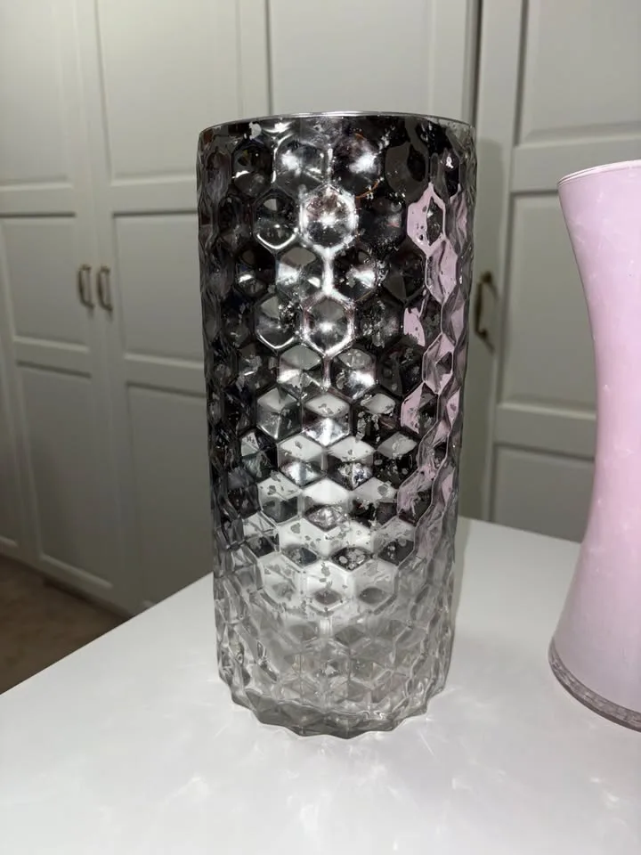 Two vases image indicator(2)