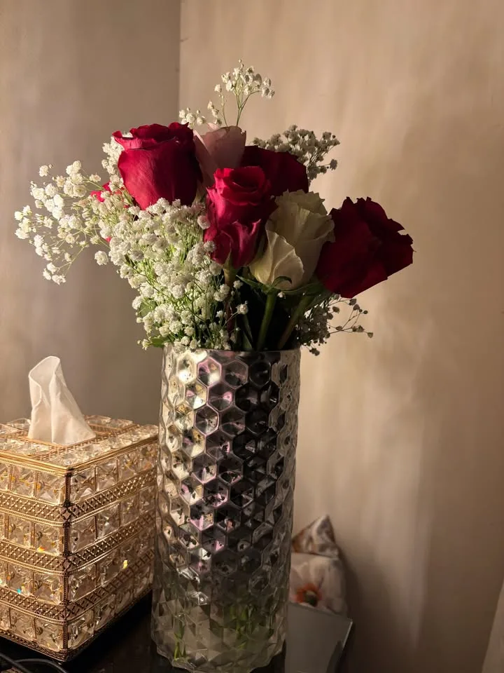 Two vases image indicator(5)