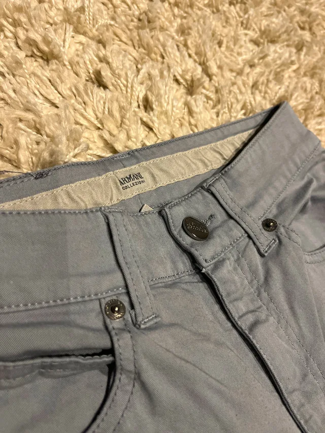 Armani size 25 women’s grey jeans - straight cut image indicator(2)