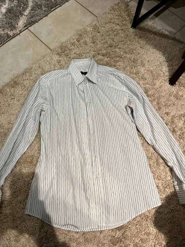 Men’s used Versace collection dress shirts size 39/15.5 image indicator(3)