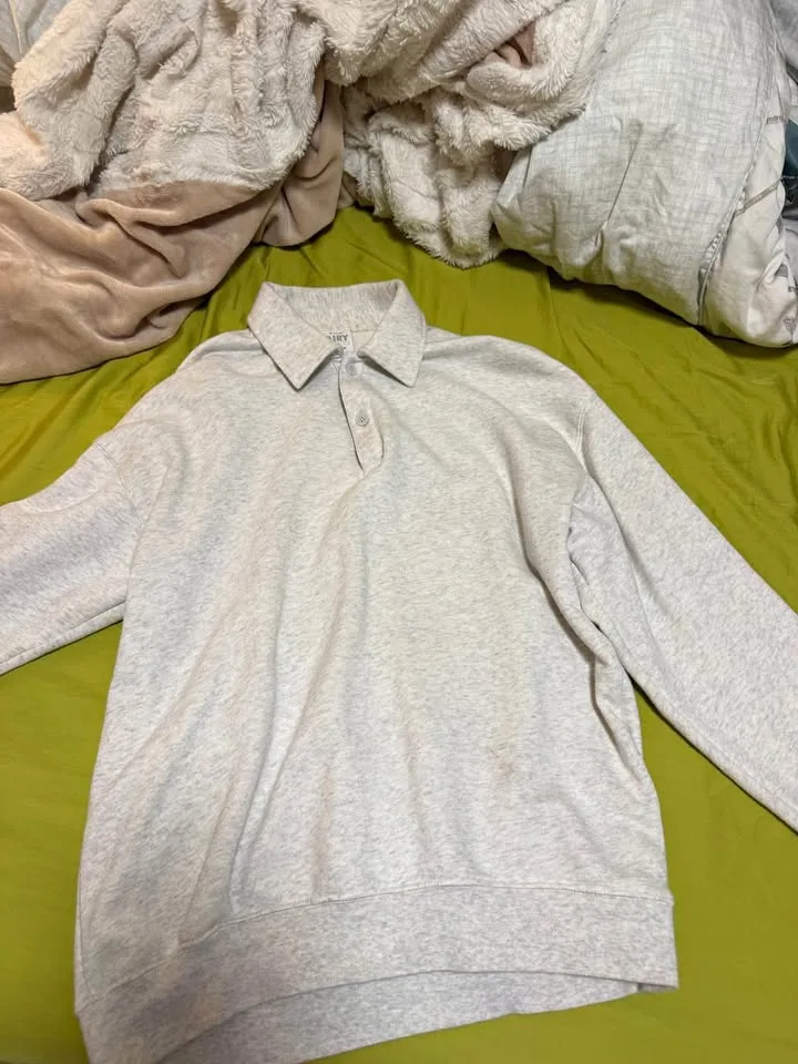 Aritzia Polo Boyfriend Airy Sweatshirt thumbnail