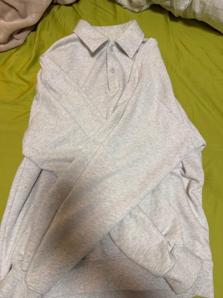 Aritzia Polo Boyfriend Airy Sweatshirt - photo 3