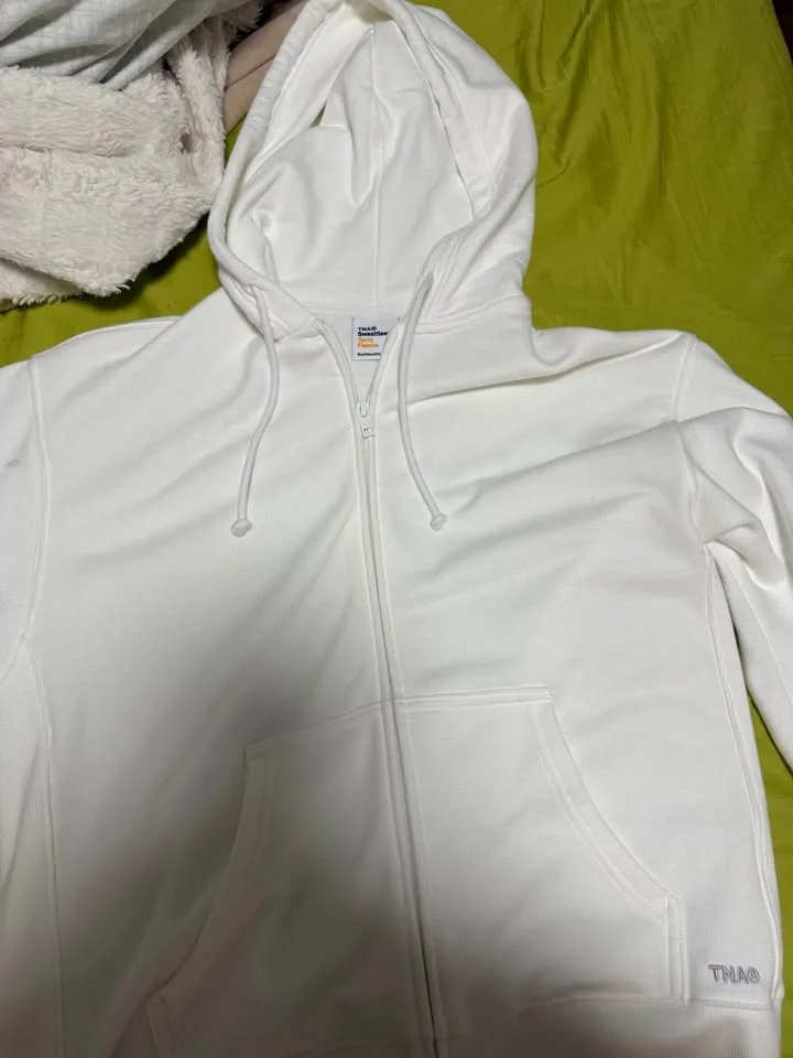 Aritzia Boyfriend White Zip Hoodie image indicator(2)
