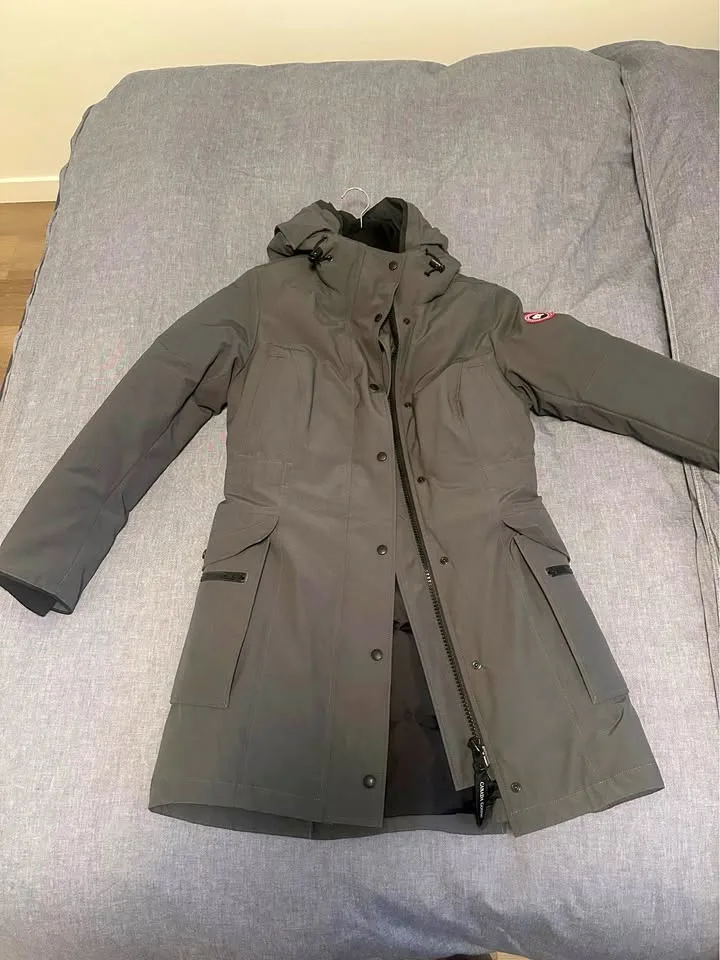 Canada Goose Women’s Parka – Excellent Condition