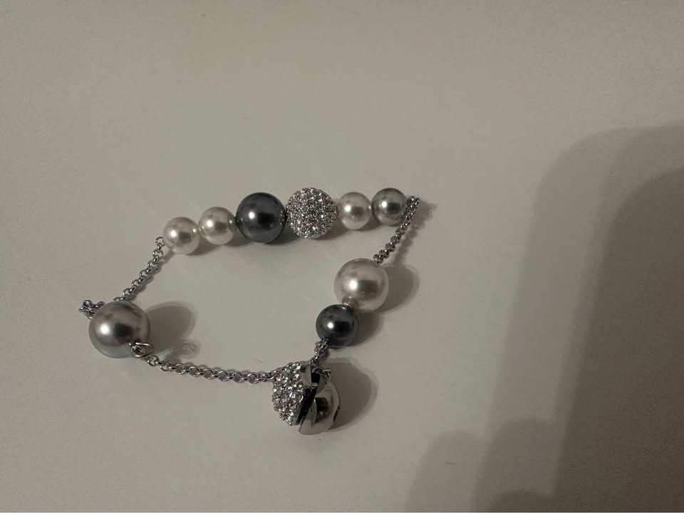 Brand new Swarovski Pearl & Crystal Bracelet - photo 5