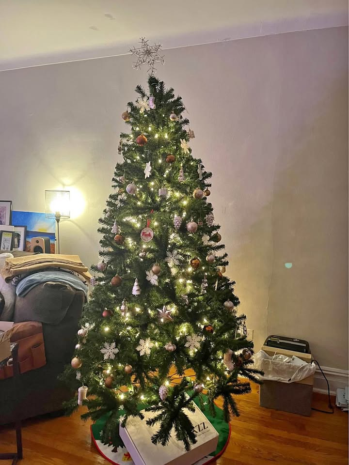 7.5ft Christmas Tree and Ornaments