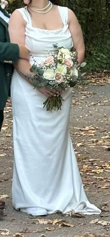 Wedding Dress - Size 16 - David's Bridal - photo 5