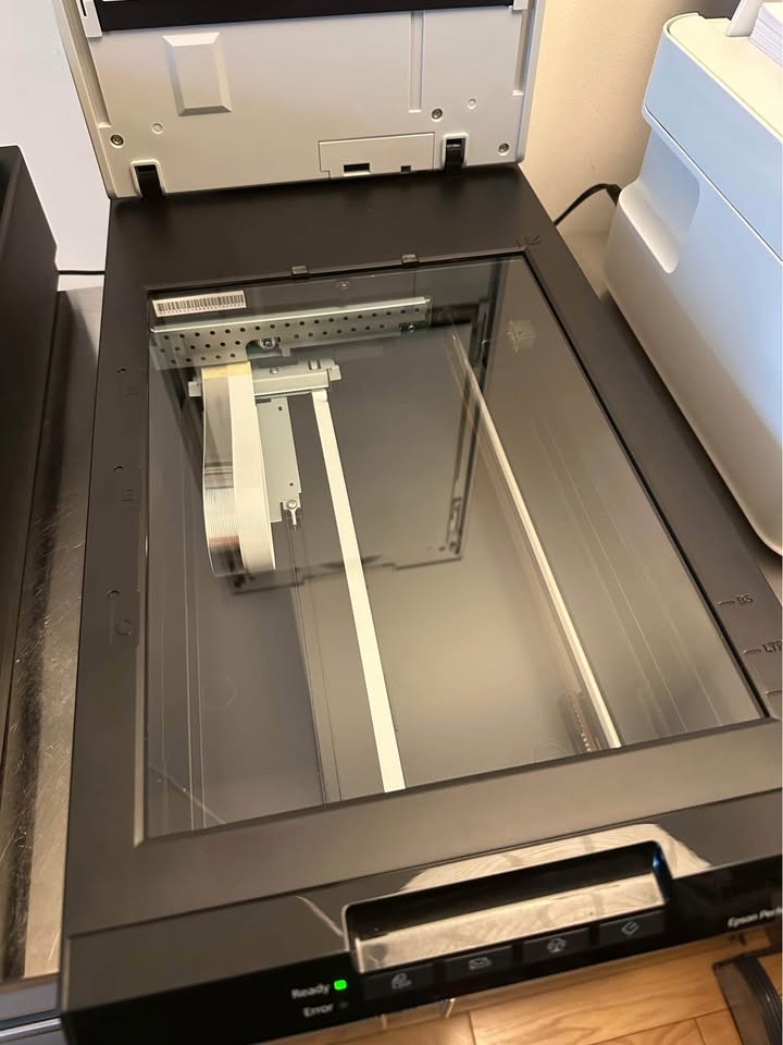 Epson Perfection V550 Photo Scanner - photo 2