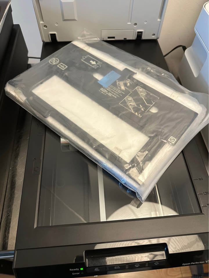 Epson Perfection V550 Photo Scanner - photo 3