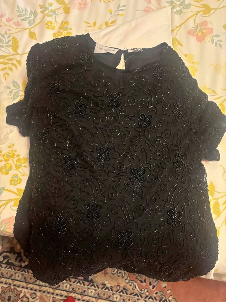 melanie lyne top