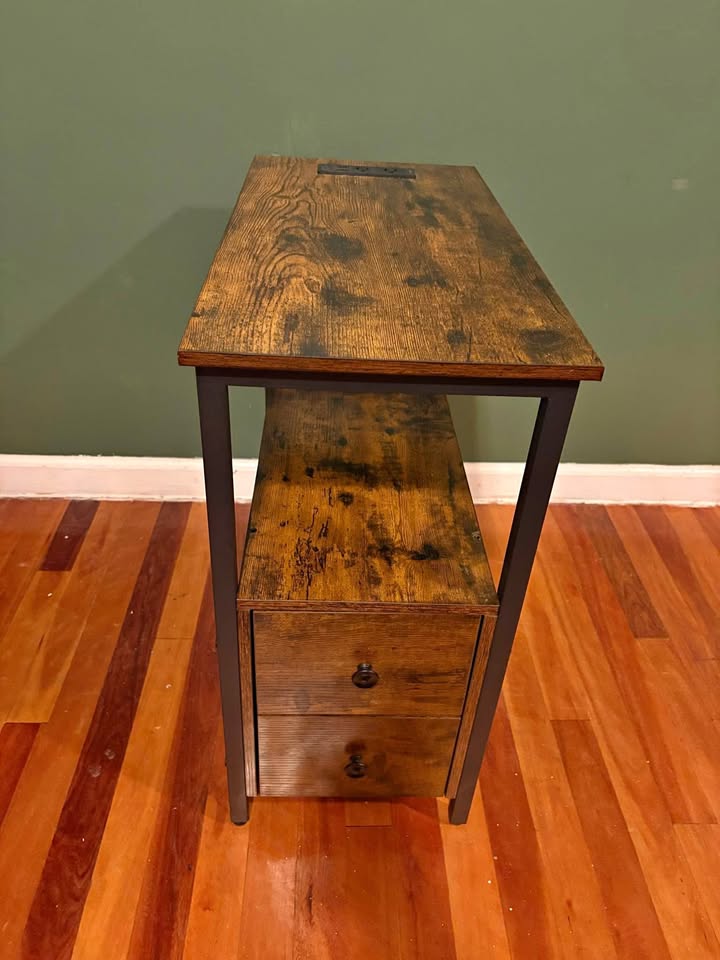 Compact End Table w/ Electric & USB Outlets