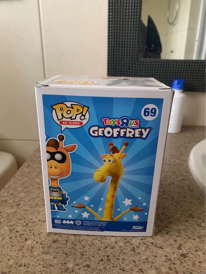 geoffrey as batman #69 funko - photo 2
