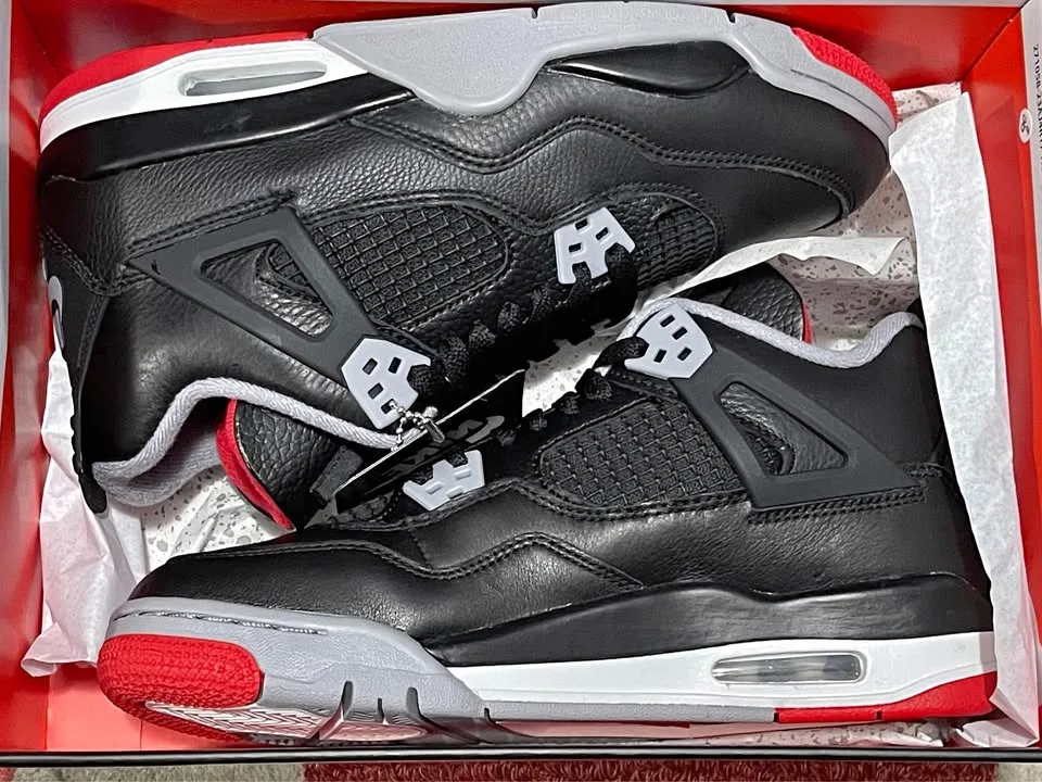 Jordan Retro 4 Size - 7Y (women’s 8.5)