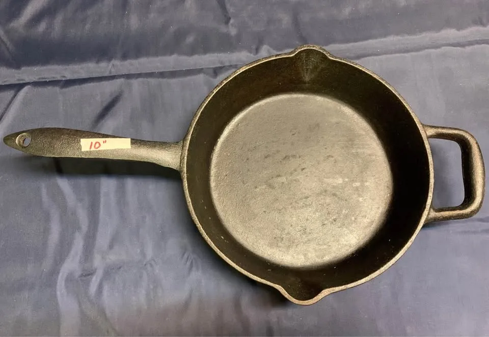 Cast-iron frying pan by Lagostina image indicator(2)