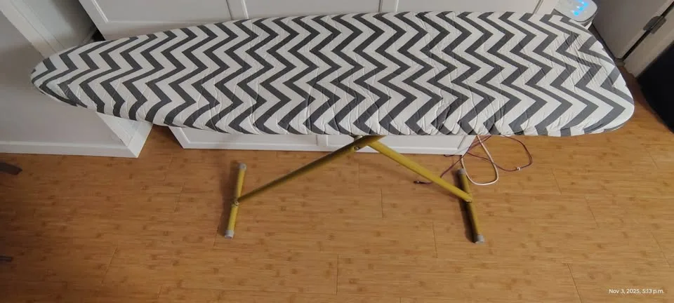 Laurentide Housewares Rid-Jid 55" Ironing Board image indicator(2)