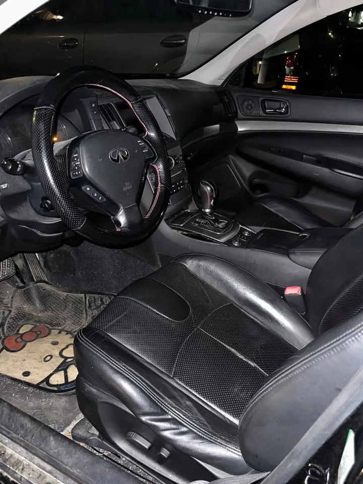 2010 Infiniti g37x image indicator(3)