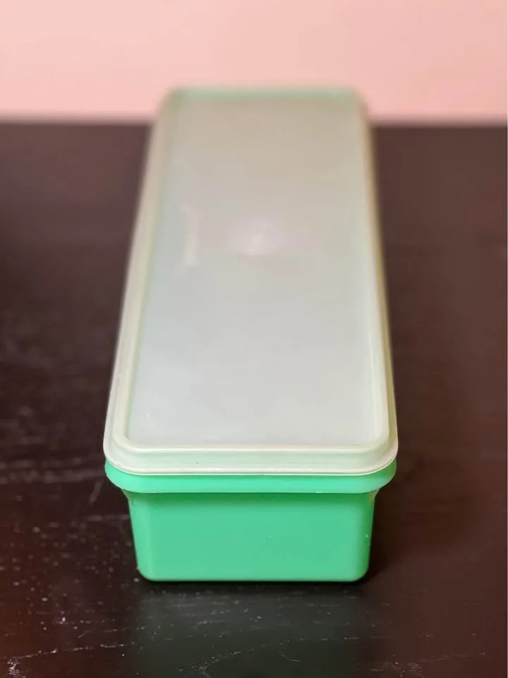 Vintage Tupperware Celery Keeper - Jadeite Green image indicator(2)