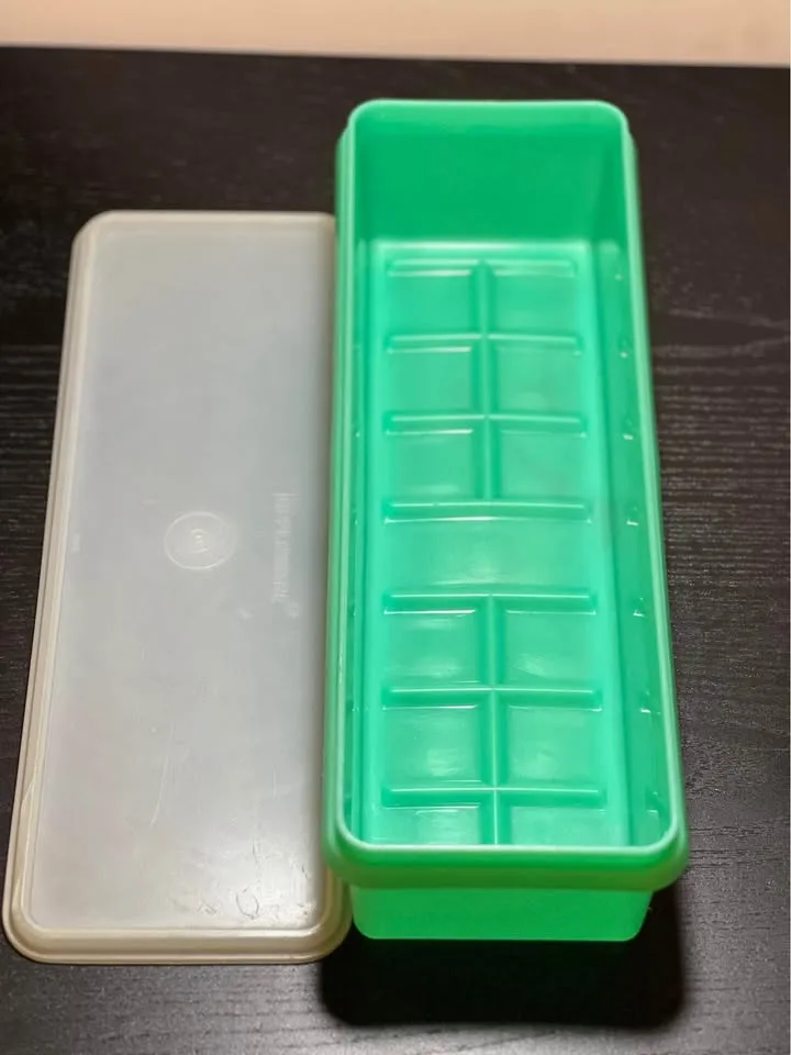 Vintage Tupperware Celery Keeper - Jadeite Green image indicator(4)