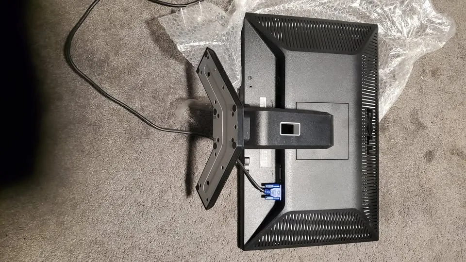 Dell 1680 x 1050 Resolution 22" WideScreen LCD Monitor image indicator(2)