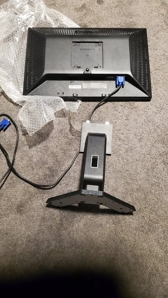 Dell 1680 x 1050 Resolution 22" WideScreen LCD Monitor image indicator(3)