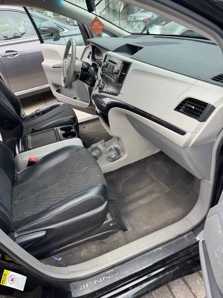 Car Cleaning/Detailing image indicator(2)