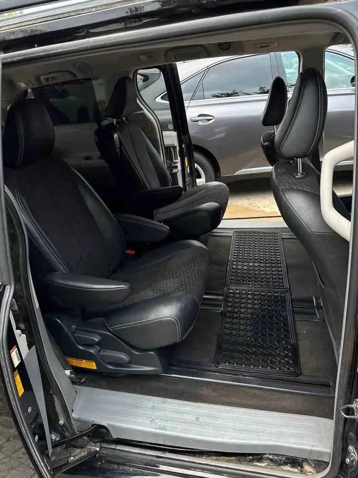 Car Cleaning/Detailing image indicator(3)