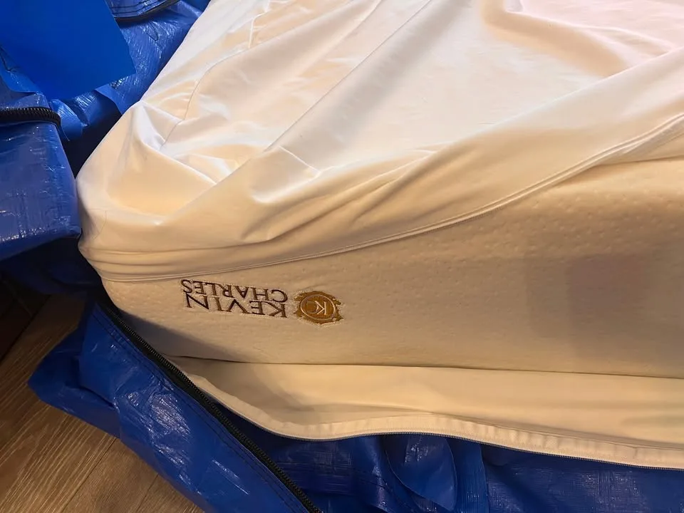 Kevin Charles QUEEN MEMORY FOAM MATTRESS + BOX SPRING SET image indicator(5)