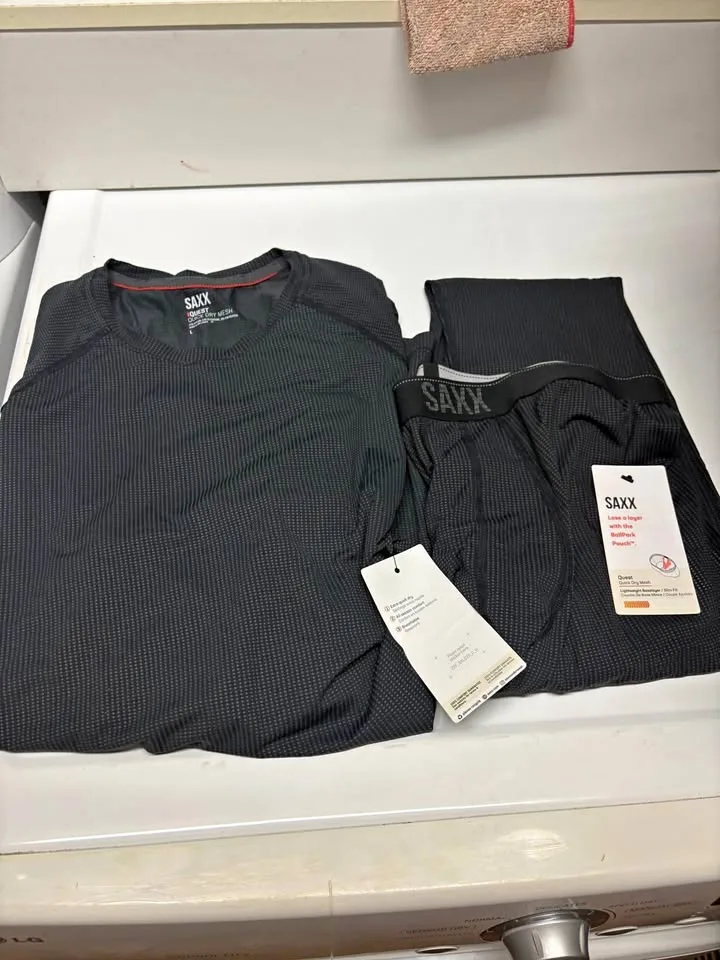NWT SAXX Quest Thermal Base Layer Set Black thumbnail