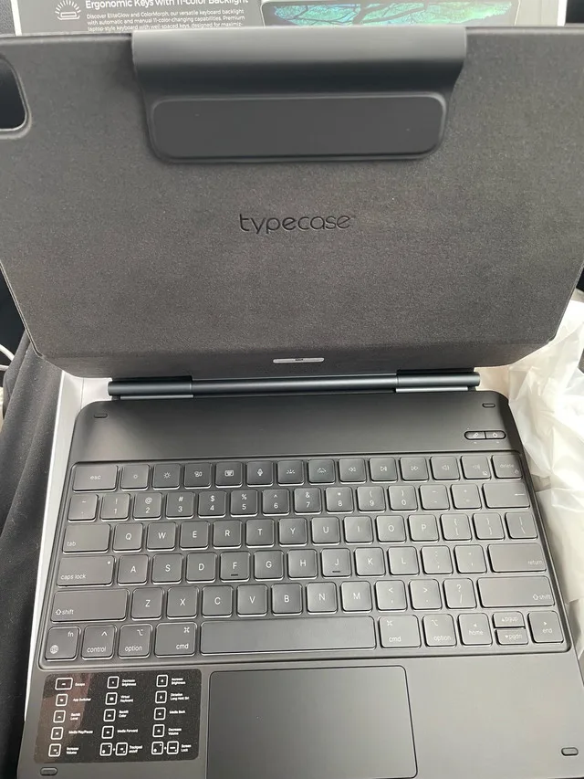 Typecase Edge iPad Keyboard Case image indicator(4)