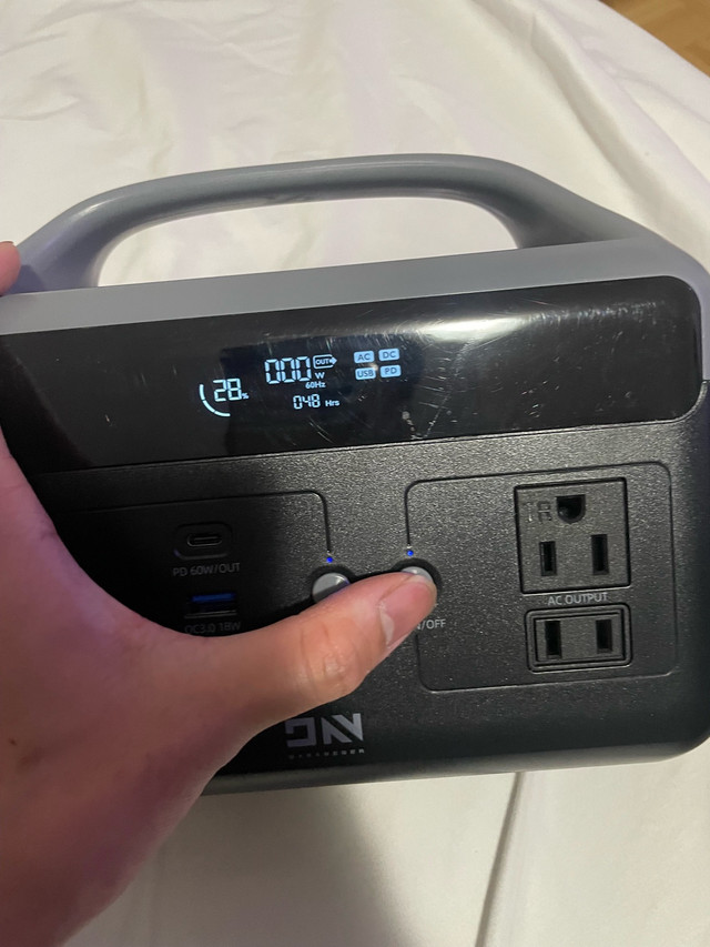 DaranEner Portable Power Station (Like New) - photo 3