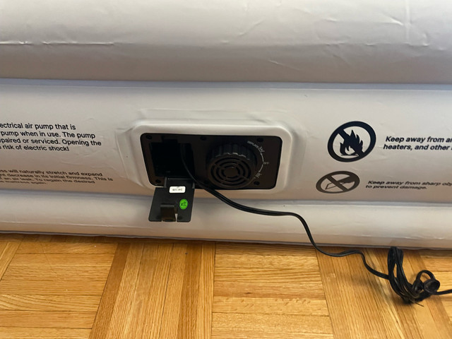 idoo Queen Air Mattress (Read Descriptions) - photo 3
