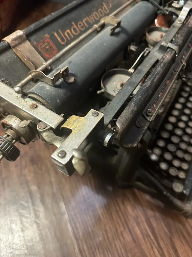 Underwood No. 5 Antique Typewriter – AS-IS – Rare Find image indicator(2)