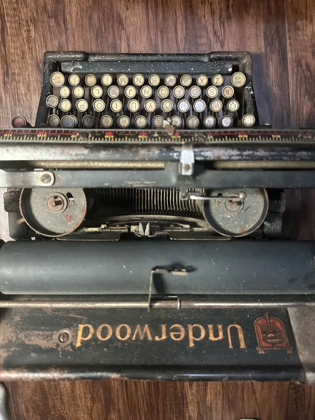 Underwood No. 5 Antique Typewriter – AS-IS – Rare Find image indicator(3)