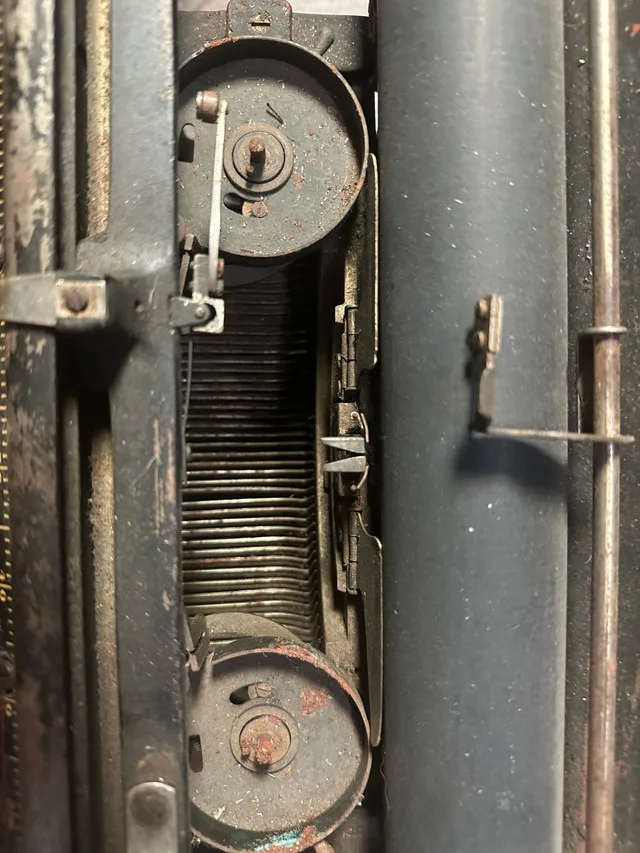 Underwood No. 5 Antique Typewriter – AS-IS – Rare Find image indicator(5)