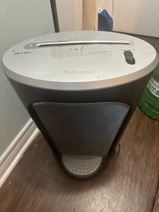 The Fellowes OS-11CS Paper Shredder