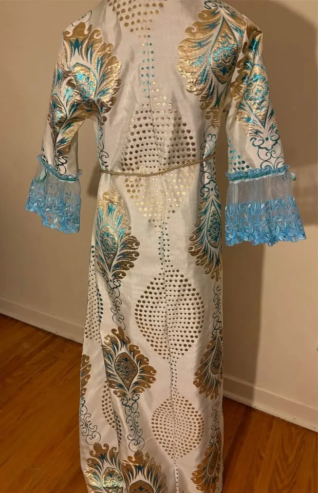 Long dress. Size: S image indicator(2)