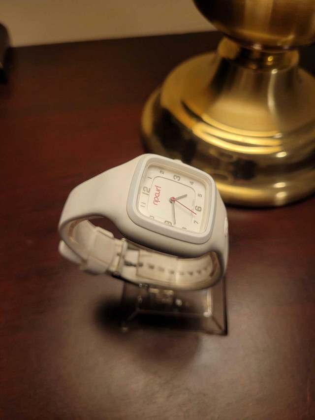 Rare Brand New White Rip Curl Women's Waterproof Surf Watch - photo 3
