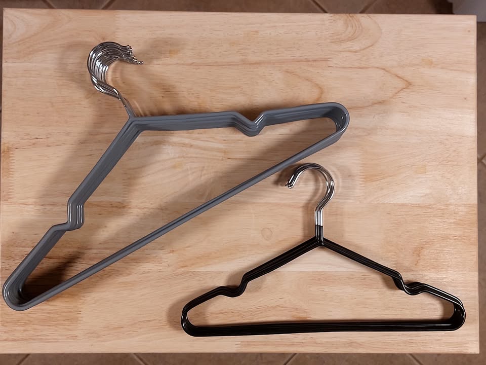 Set of Premium Rubberized Non-Slip Metal Clothes Hangers (24) - photo 4