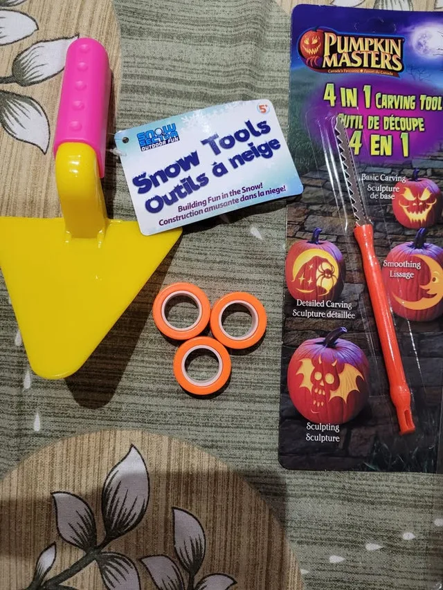 Christmas toys Each for $1 or All for $10 image indicator(7)