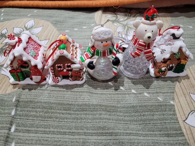 Christmas toys Each for $1 or All for $10 image indicator(8)